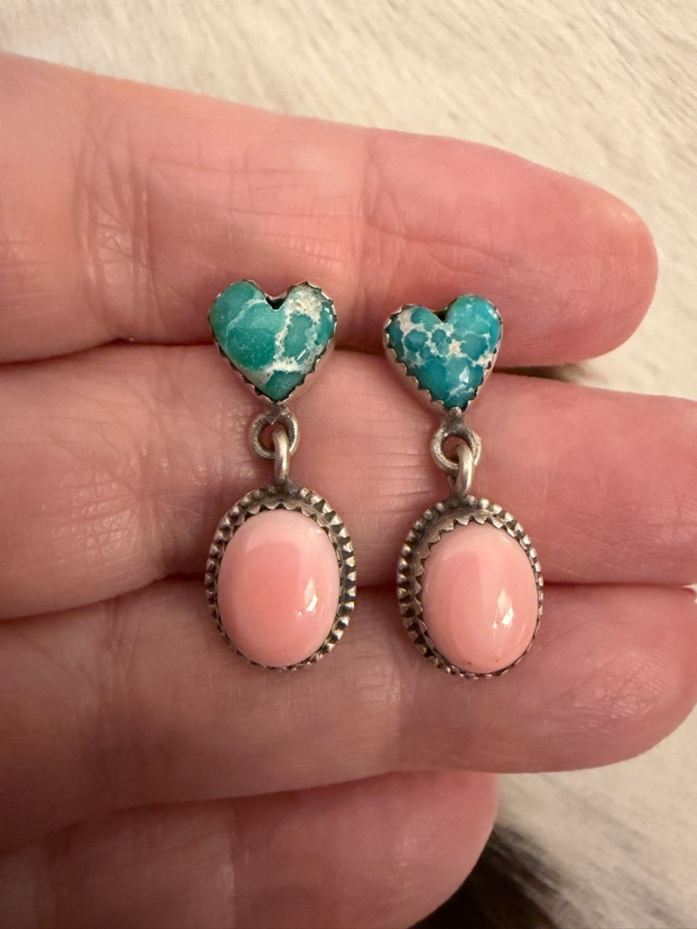 ❤️ Heart Shape White Water Turquoise & Queen Pink Conch Sterling Dangle Earrings - Picture 4 of 14